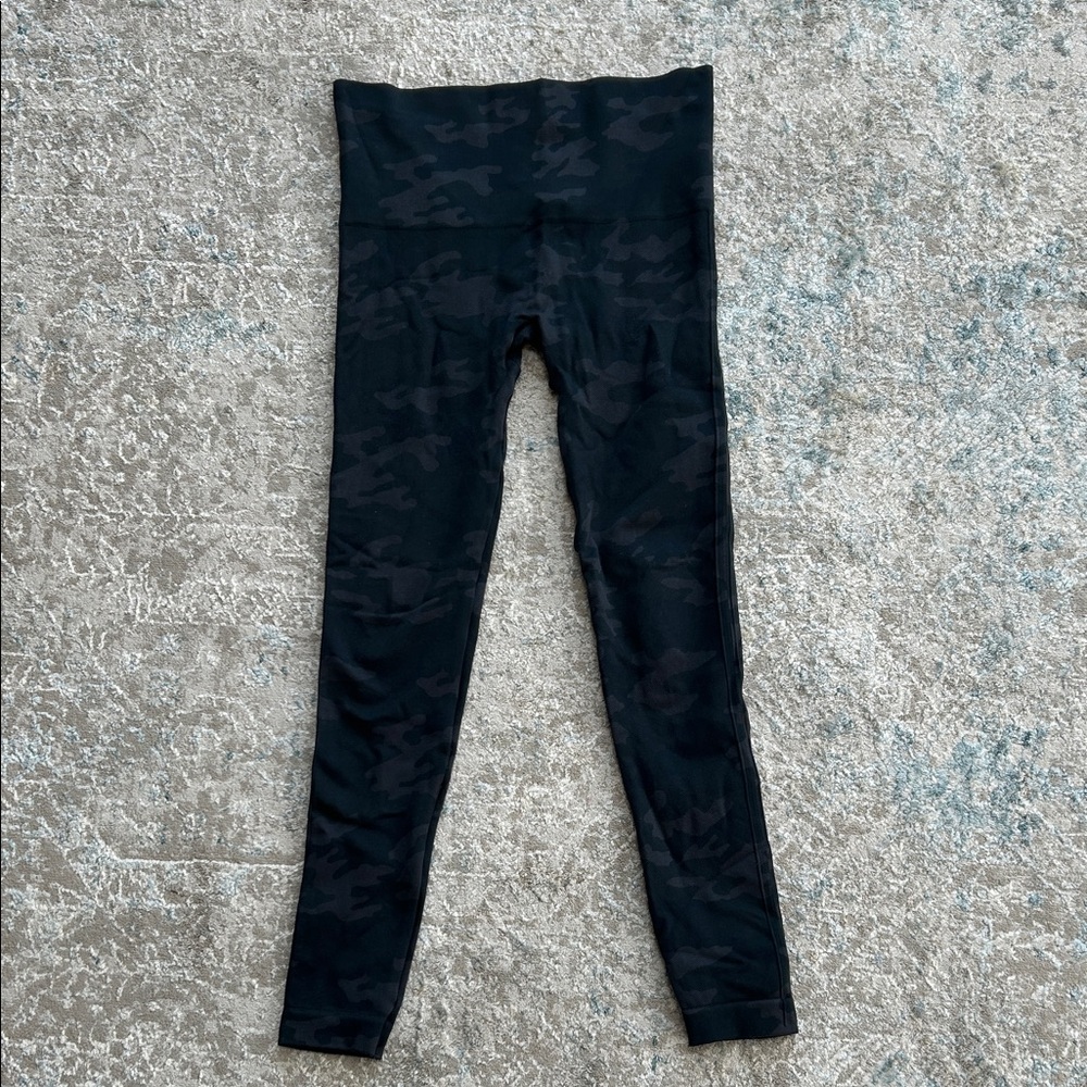 SPANX Women compression Camo Leggings